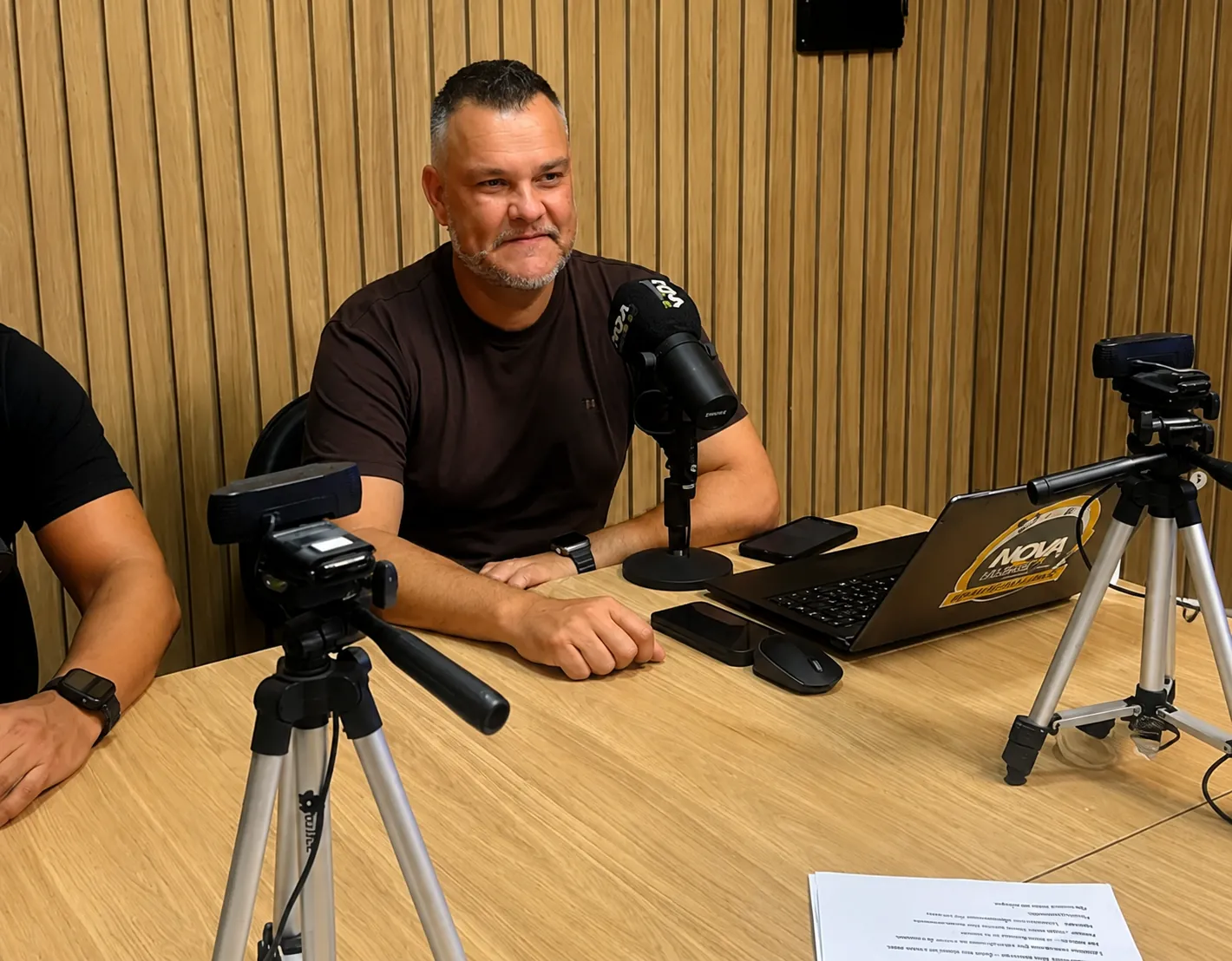 Gabardo Júnior em entrevista